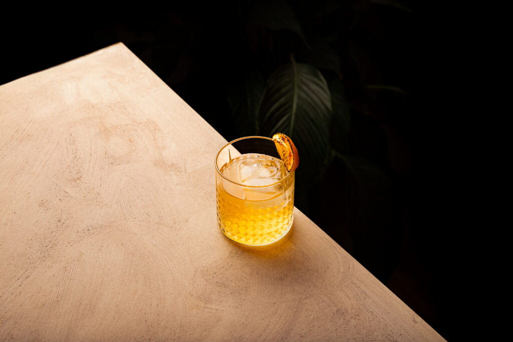 AVANTCHA Organic Hojicha Powder in Hoijcha and Prosecco Cordial Fizz