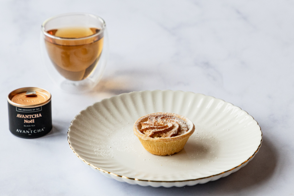 Mince pies paired with AVANTCHA Noël